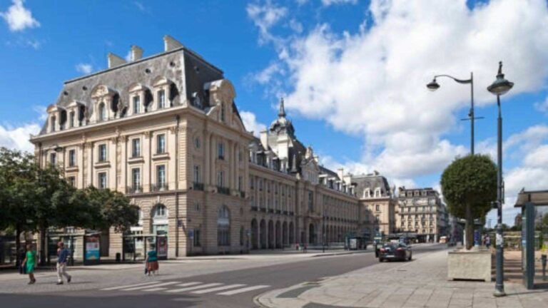 Vueling Rennes Office in France