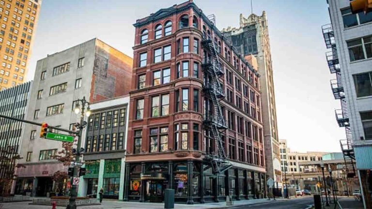 Frontier Airlines Detroit Metro Office in Michigan