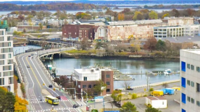 Frontier Airlines Ronkonkoma Office in New York